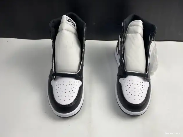 HYPE White Air Black Retro Jordan (2014) 1 555088-010 0430
